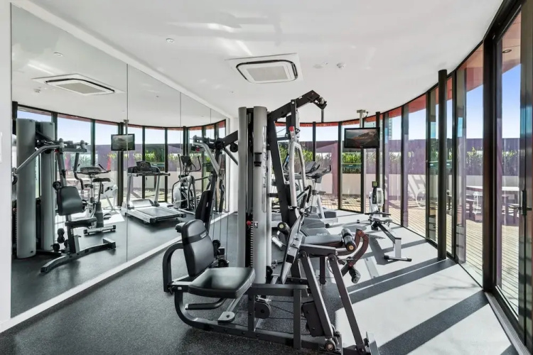 Stylish 2-bed Apartment Near MCG