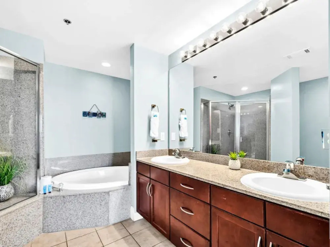Laketown Wharf 331