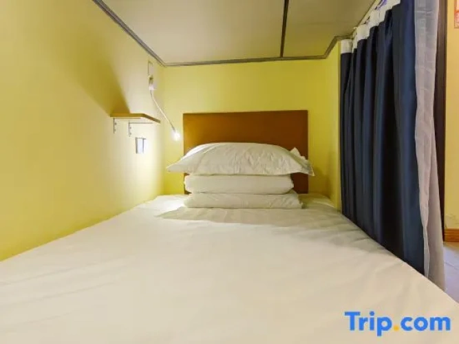 Bed in Dorm (female dorm)