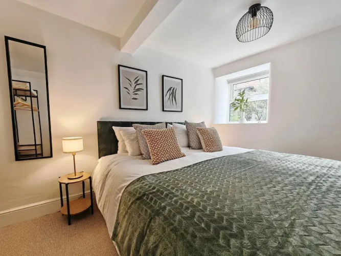 Prime Exeter Stay for Corporate & Family Guests