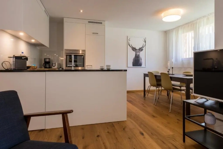 2 Bedrooms Apartment
