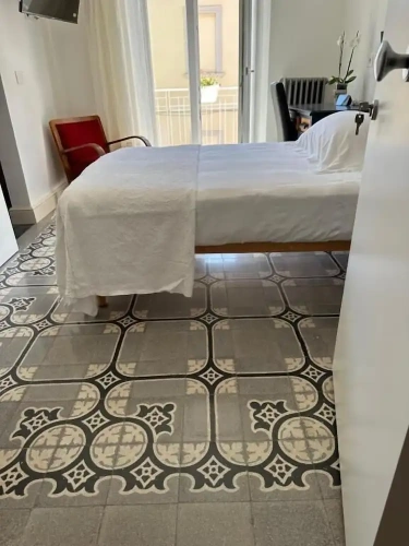 Deluxe Single room with balcony and with city view