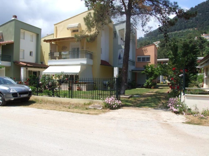3 Bedrooms Cottage