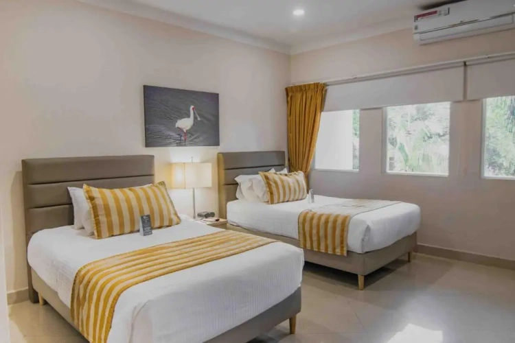 Standard Triple room