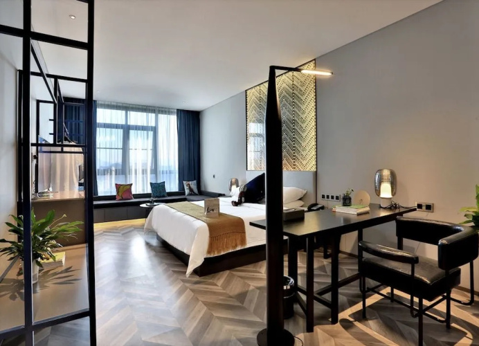 Hangzhou Vline Hotel