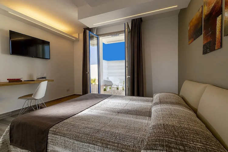 Sundeck Hotel & Spa