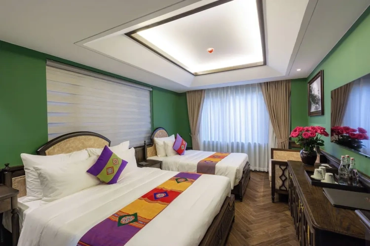 Standard Triple room