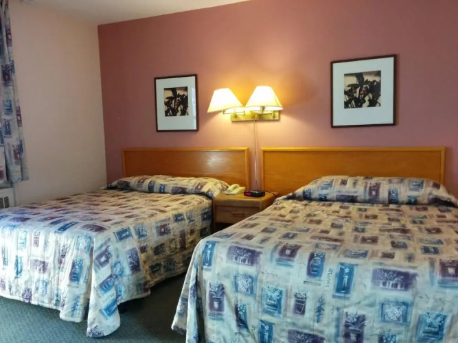 Esquire Motel