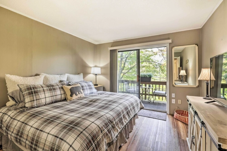 2 Bedrooms Apartment