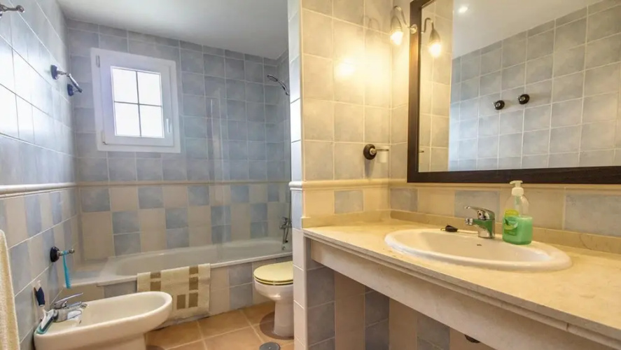 3 Bed Beach Apartment With Views Isla Canela