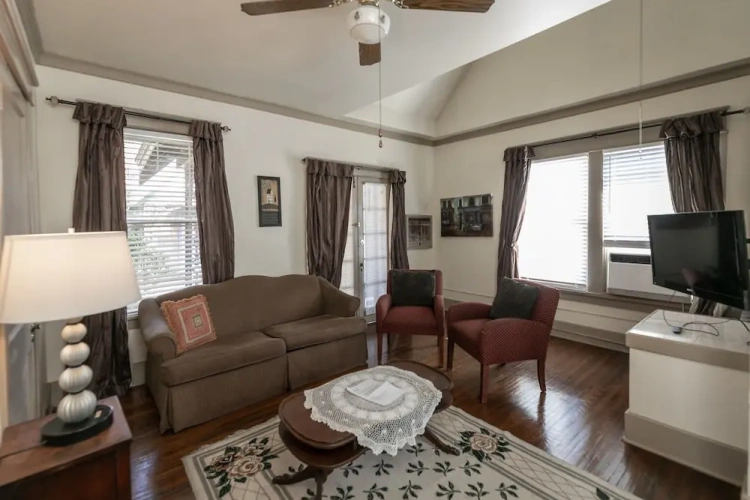 1 Bedroom Deluxe room with balcony