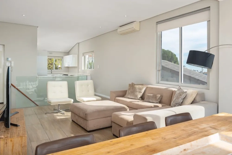 2 Bedrooms Comfort Quadruple Apartment with city view