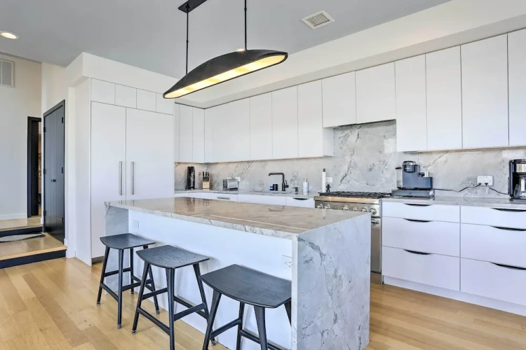 4 Bedrooms Cottage