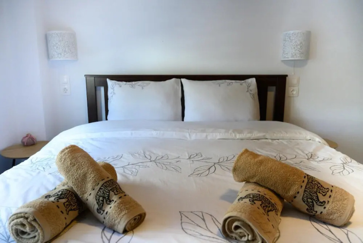 Minimal Condo Trikala Town