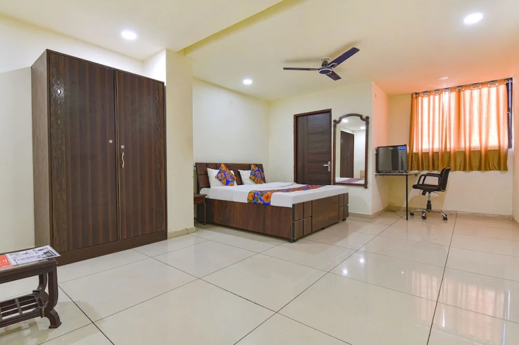 FabHotel Monark
