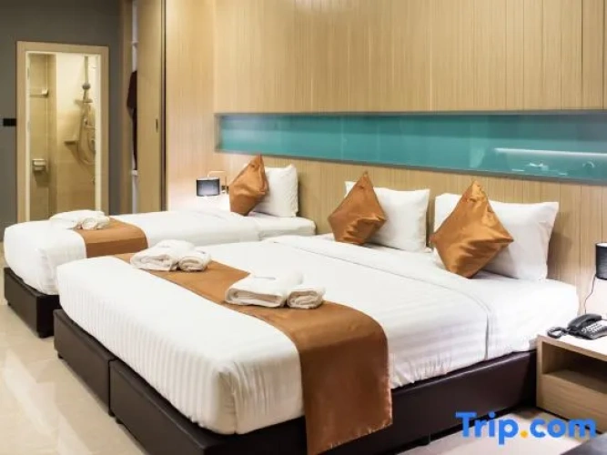 Standard Triple room
