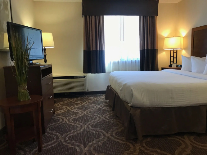 Ashmore Inn and Suites