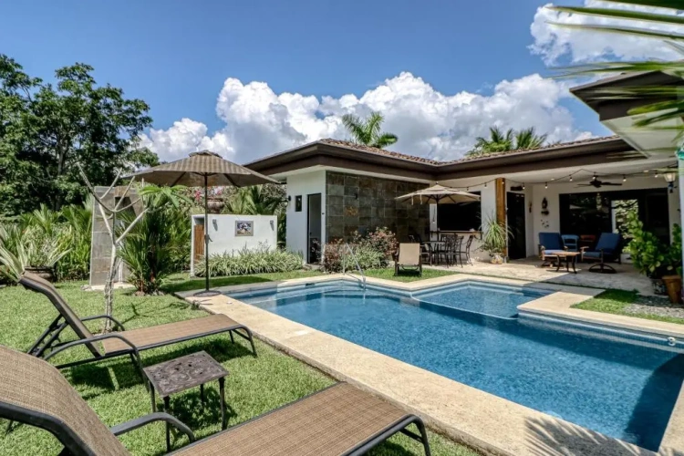 3 Bedrooms Cottage