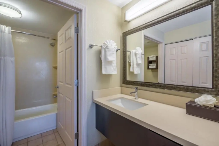 2 Bedrooms Suite