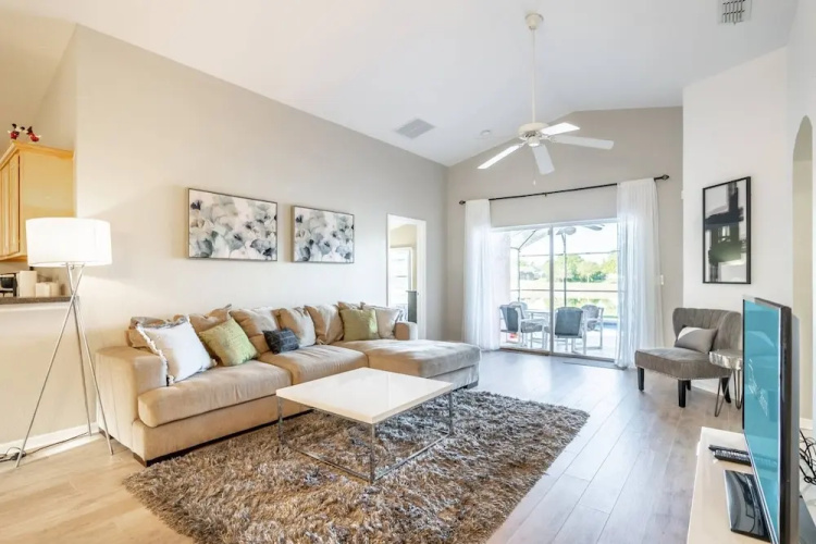 17637 Silver Creek