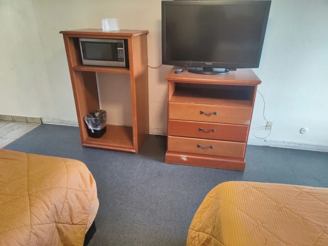 Best Inn & Suites