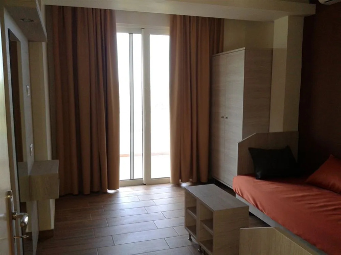 Karavos Apartments