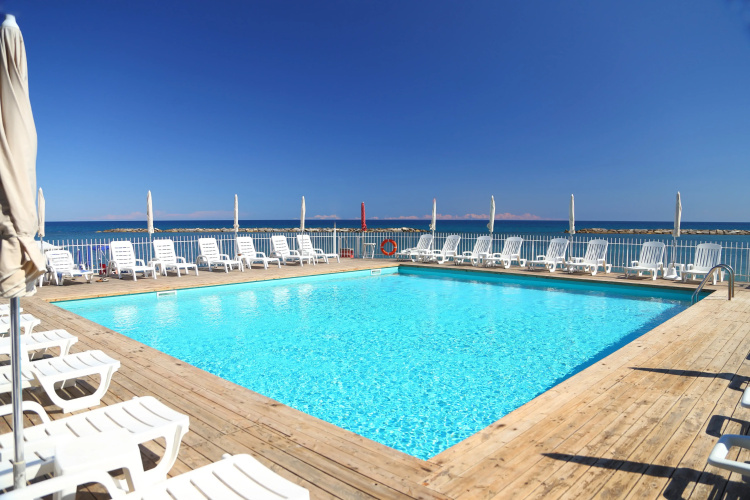 Mayola Hotel