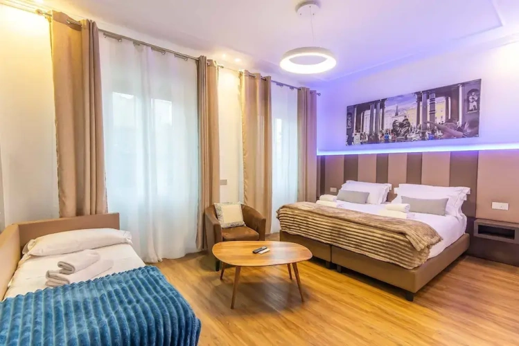 Standard Triple room