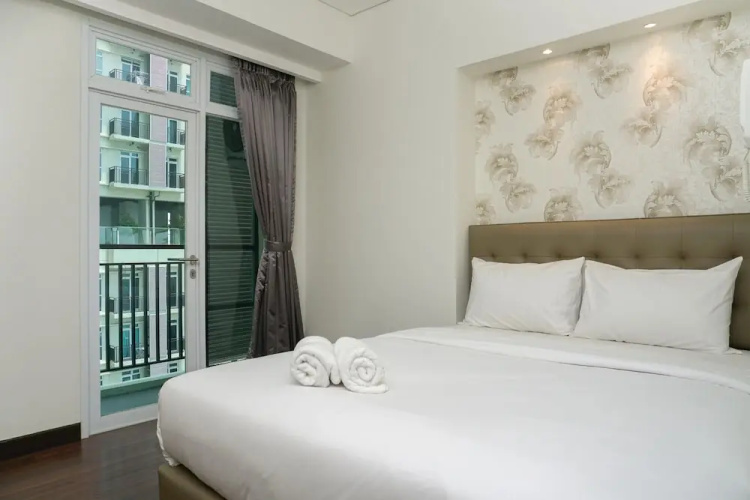 Pool View Studio Apartment at Puri Orchard