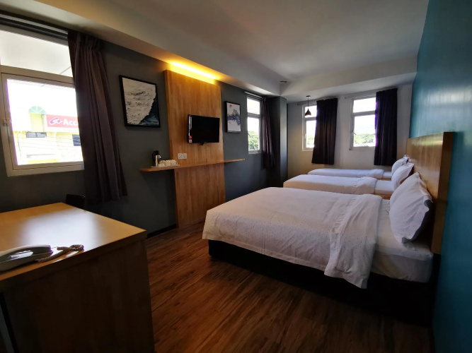 3-Plus Hotel