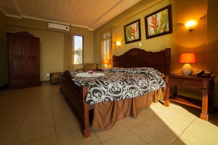 Deluxe Suite with balcony