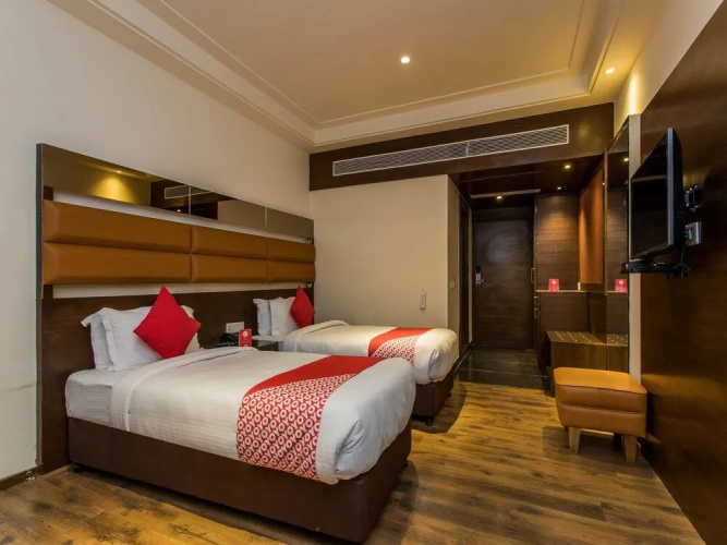 OYO 13104 Hotel 25 Hours