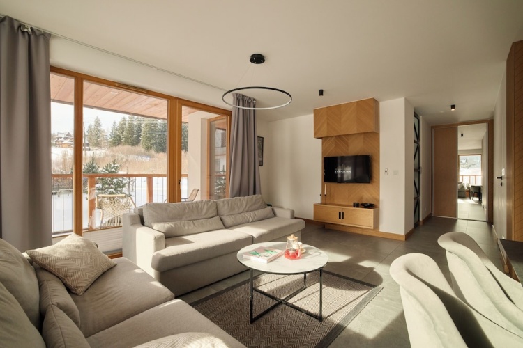 1 Bedroom Deluxe Apartment with mountain view