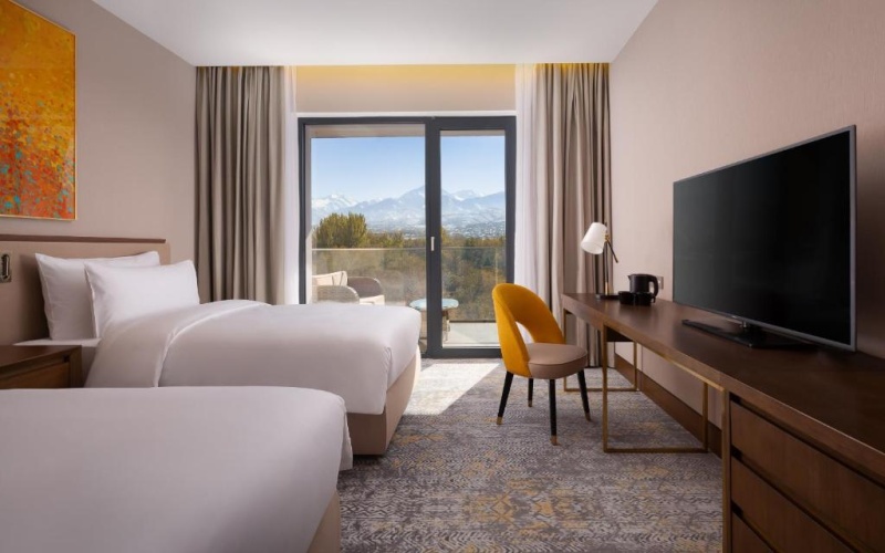 Classic Twin room with mountain view