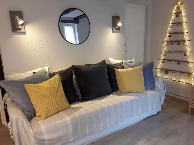 2 Bedrooms Cottage