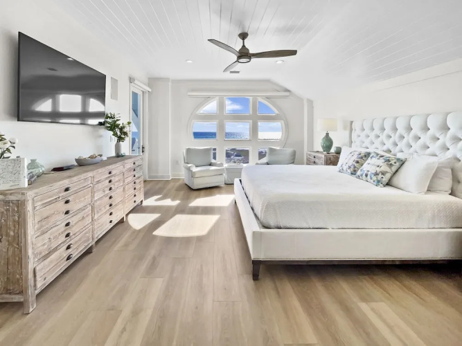 Views From Above 3 Bedroom Condo by RedAwning
