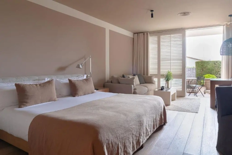 Suite with garden view