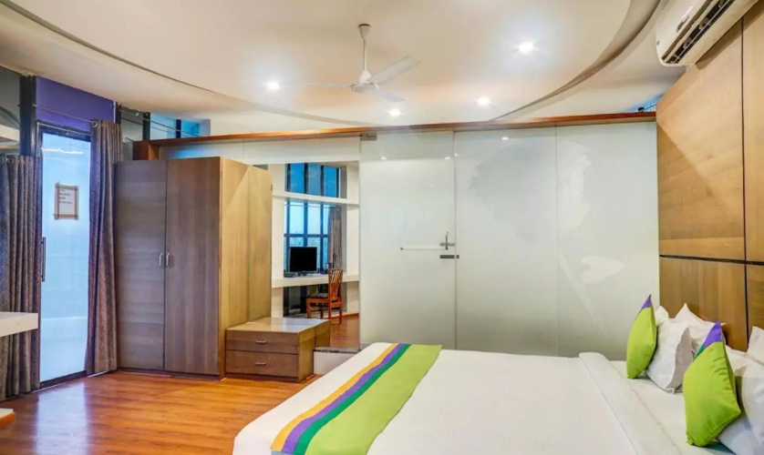 Hotel Shivas, Kolhapur
