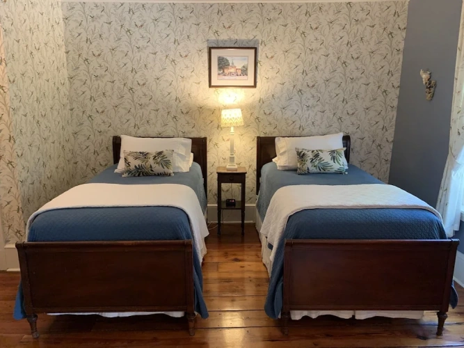 Standard Twin room with city view