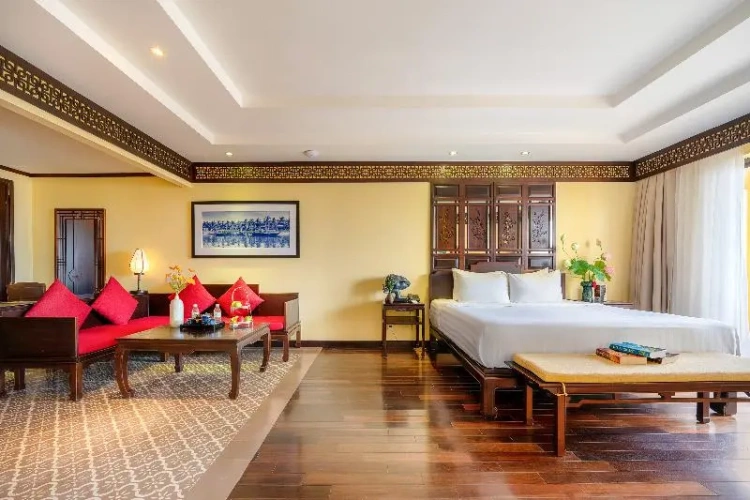 Luxury Suite with balcony
