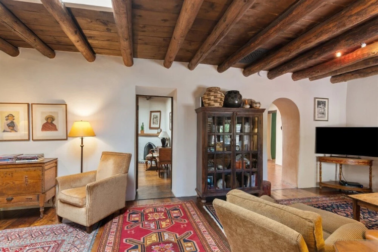 3BD Garcia Street Adobe