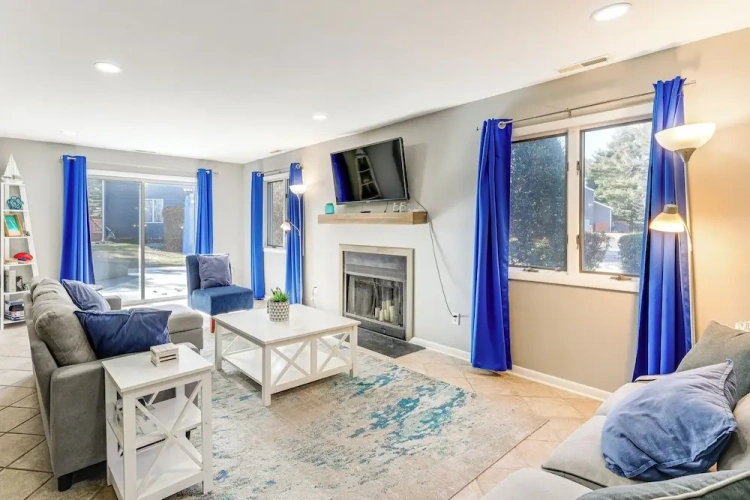 2 Bedrooms Apartment