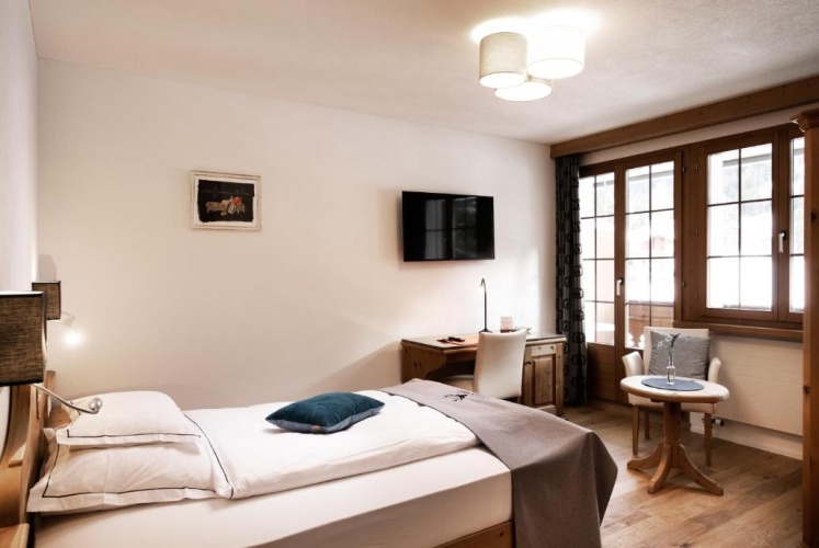 Standard Single room with lake view