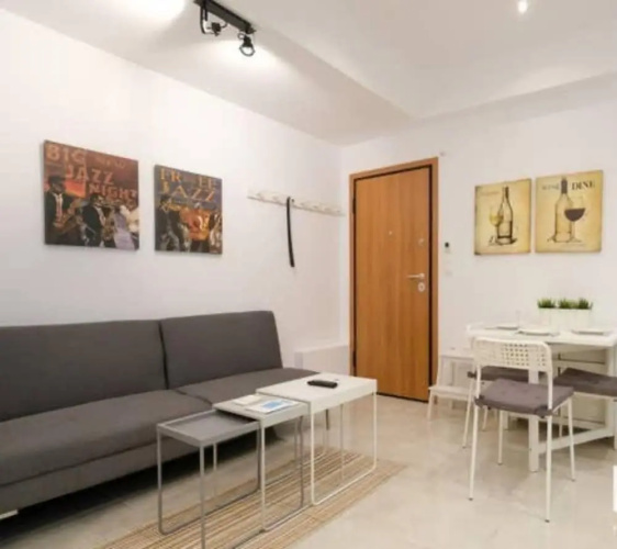 Wonderful Renovated Studio In Thisio
