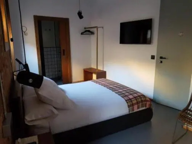 13 suites