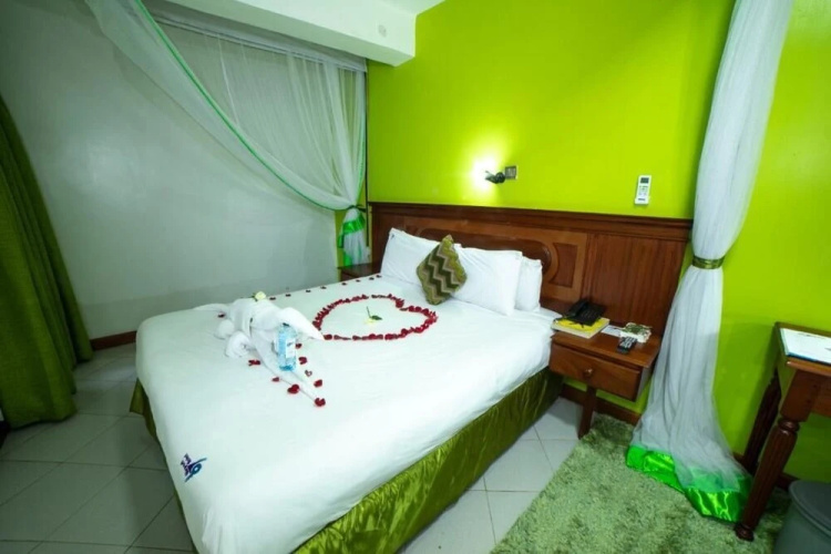 67 Airport Hotel