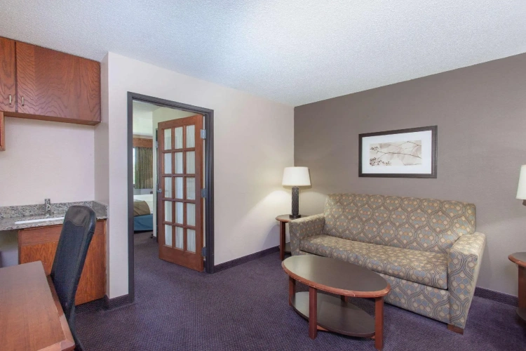 Deluxe Double Suite