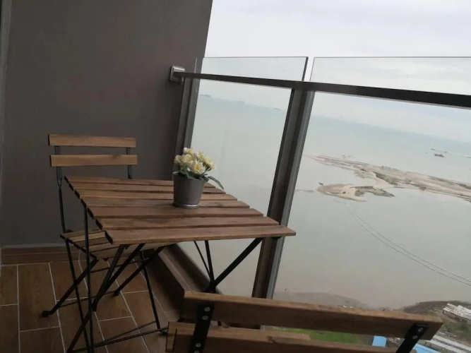 Vinz at Silverscape Luxury Residence