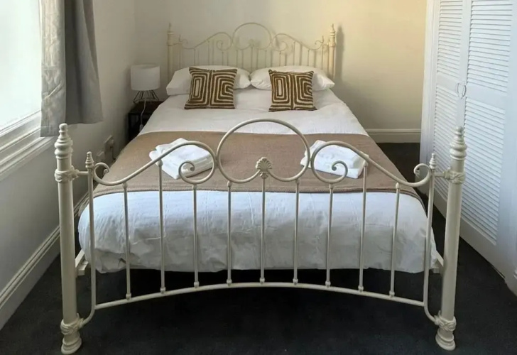 Host Stay Priory Docks Apartment