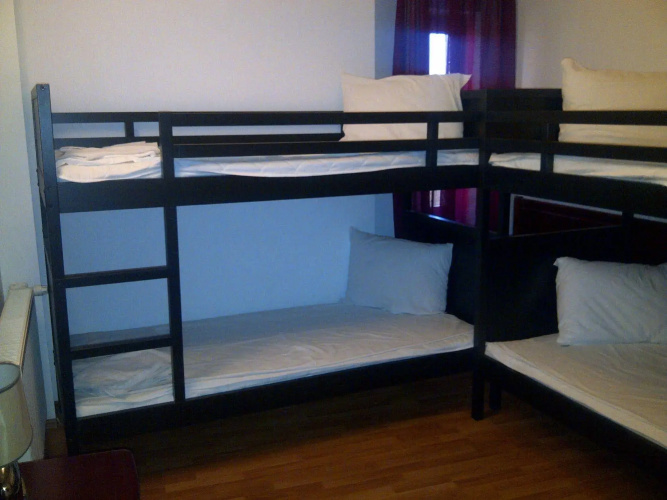 Reina Hotel